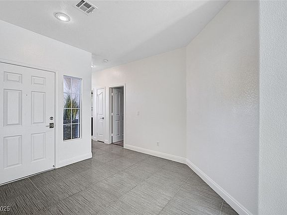 4th image of 4489 Verdiccio Ave