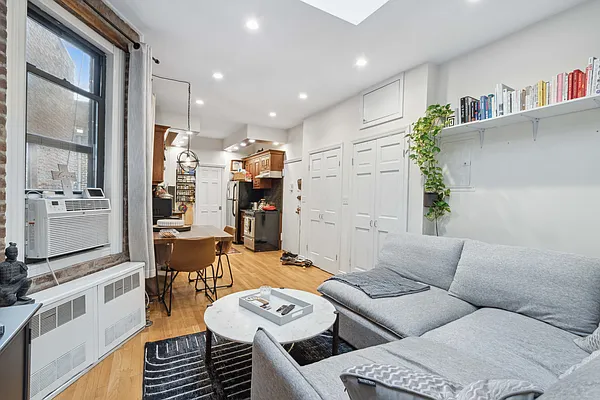 Rented by Oxford Property Group | media 8