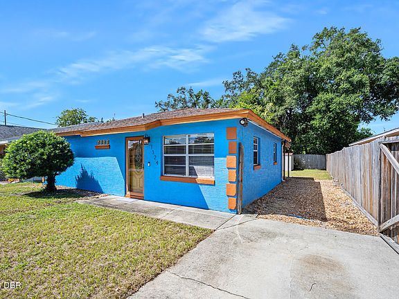 3rd image of 1324 Granada Ave