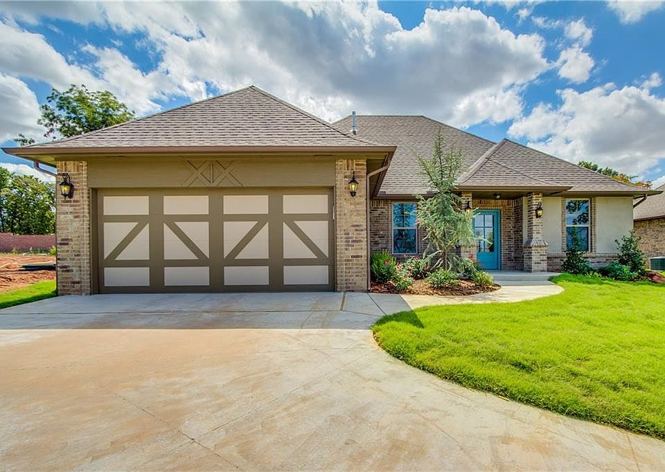 1st image of 2700 Hermoso Cir