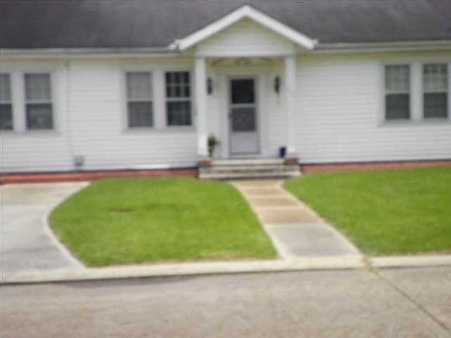 1st image of 222 Sanders St