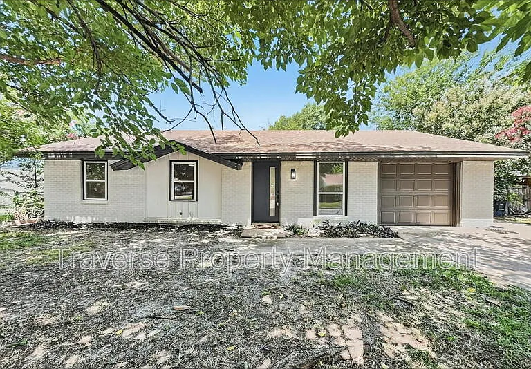 3716 Clotell Dr — Photo 1