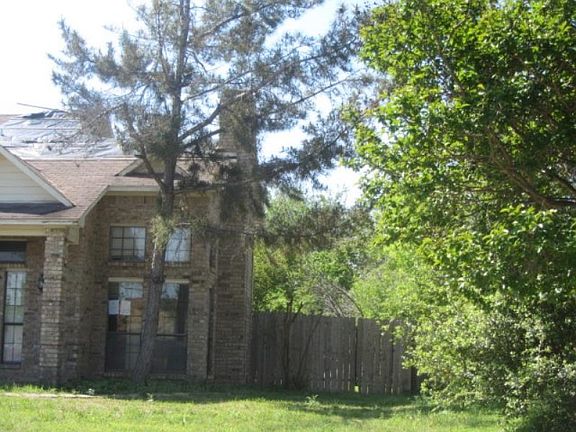 2nd image of 106 Mesa Moor Dr