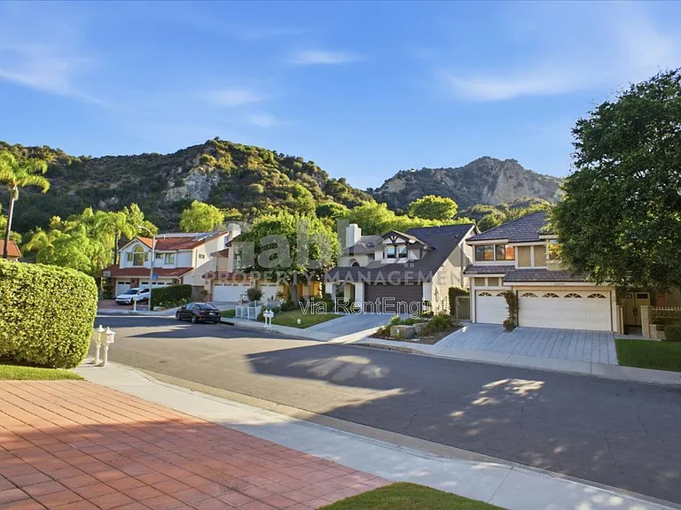 25344 Irving Ln — Photo 23
