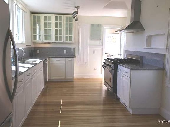 2nd image of 183 Peralta Ave