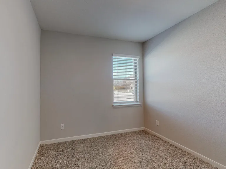 2113 Emma Ct — Photo 24