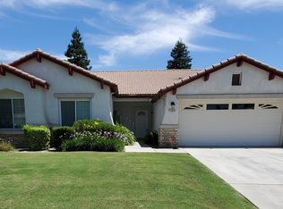 11015 Vista Del Luna Dr, Bakersfield, CA 93311