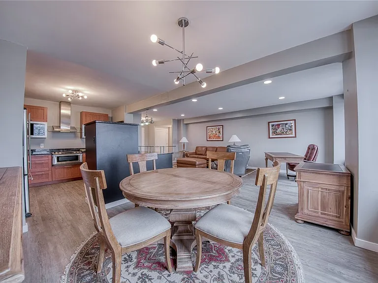 320 Fort Duquesne Blvd #4E — Photo 18