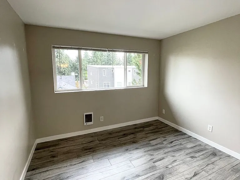 14320 Roosevelt Way N #201 — Photo 12