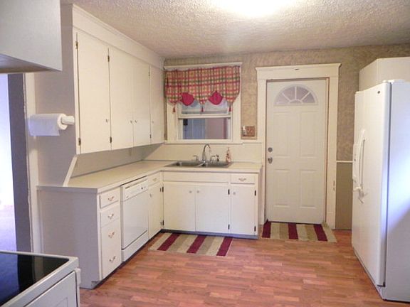 3rd image of 10973 Mercer Pike