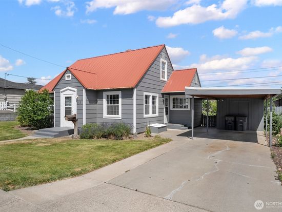 137 E Hemlock Avenue, Sunnyside, WA 98944