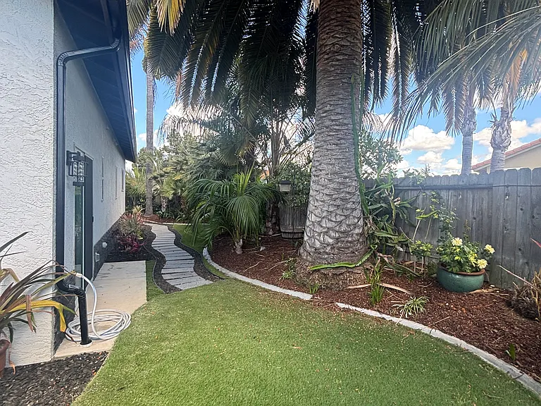 837 Rio Claro Ct — Photo 37