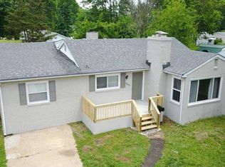 702 S Main St, Troy, IL 62294