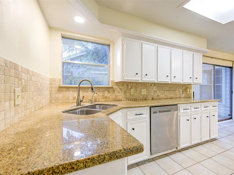 12810 Chaseland Ln — Photo 41