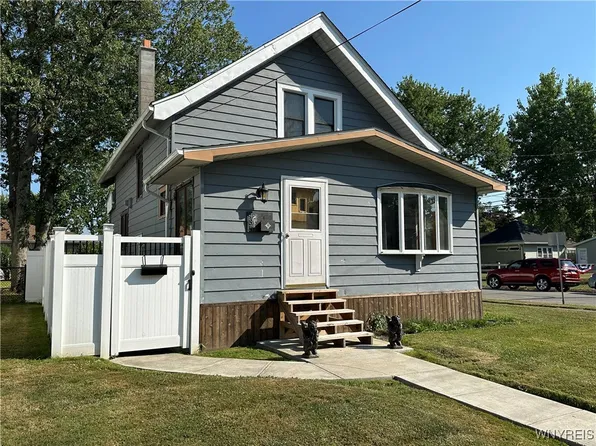 435 Fletcher St, Tonawanda, NY 14150