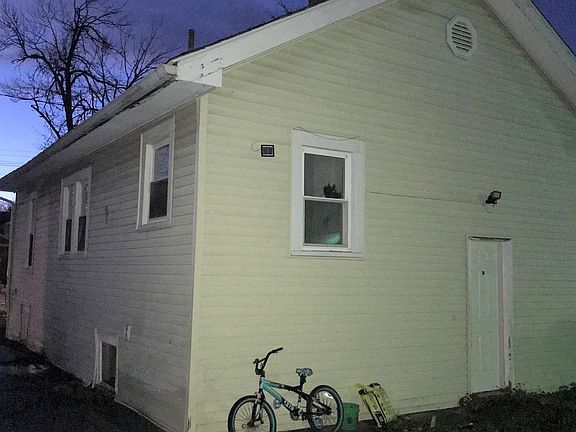 2nd image of 1610 N Woodbridge St