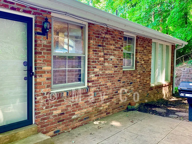 1528 Dresden Cir — Photo 3