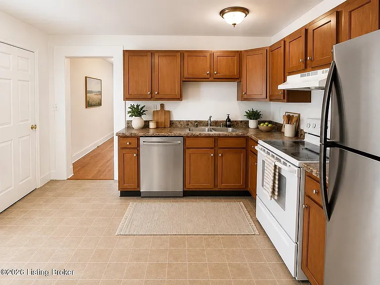 228 E Burnett Ave — Photo 11