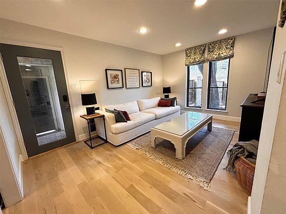 4th image of 3701 Hulen Park Dr