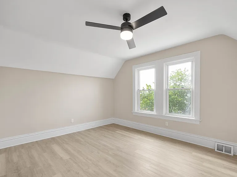313 Kambach Street — Photo 29