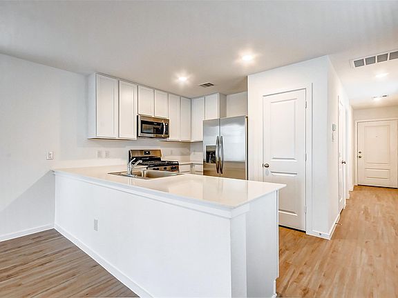 4th image of 21309 Carosella Dr
