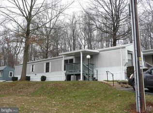 54 Lakeview Dr, Elizabethtown, PA 17022