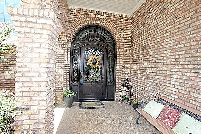 1st image of 4102 Crest Ct