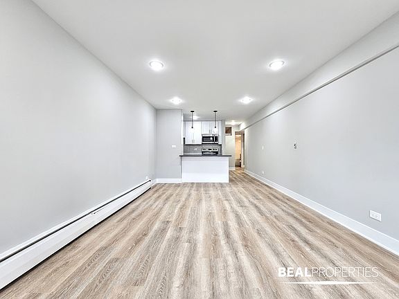 5th image of 555 W Stratford Pl APT 208