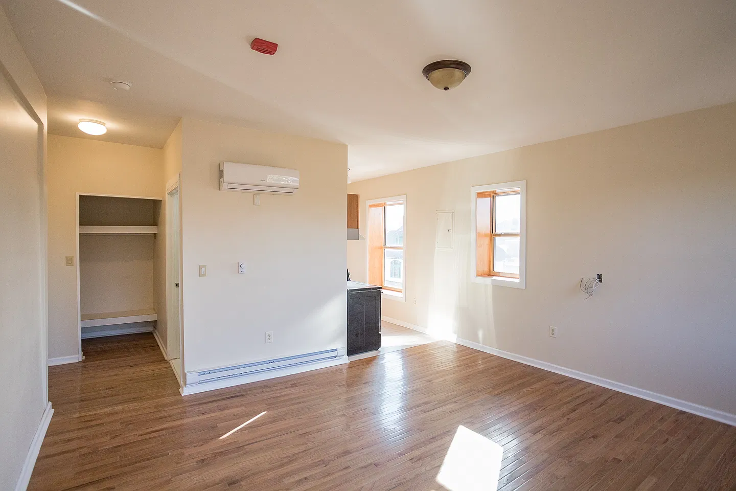 Studio, 400 sqft, $725 — Photo 2