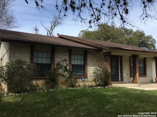 8207 Shallow Creek Dr, San Antonio, TX 78251