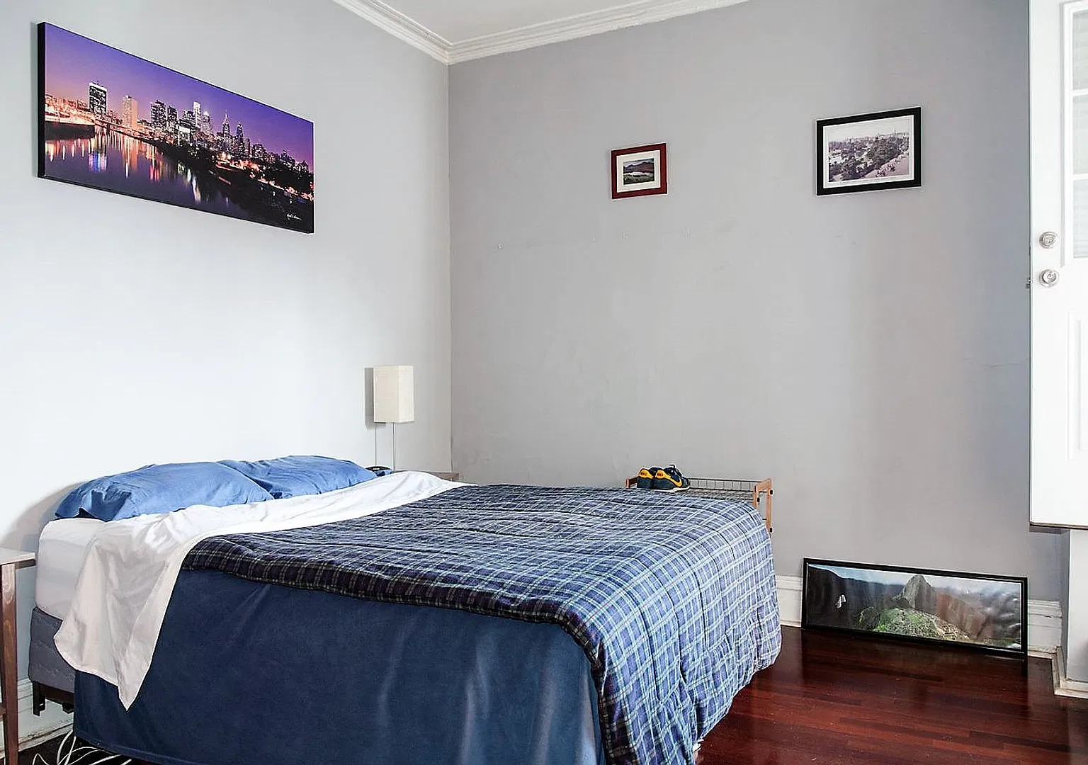 Spacious one bedroom unit in a great location in Fairmount. — Photo 3