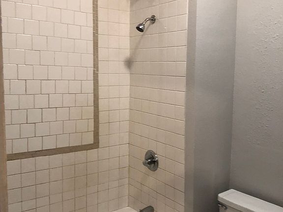 5th image of 707 Olive St