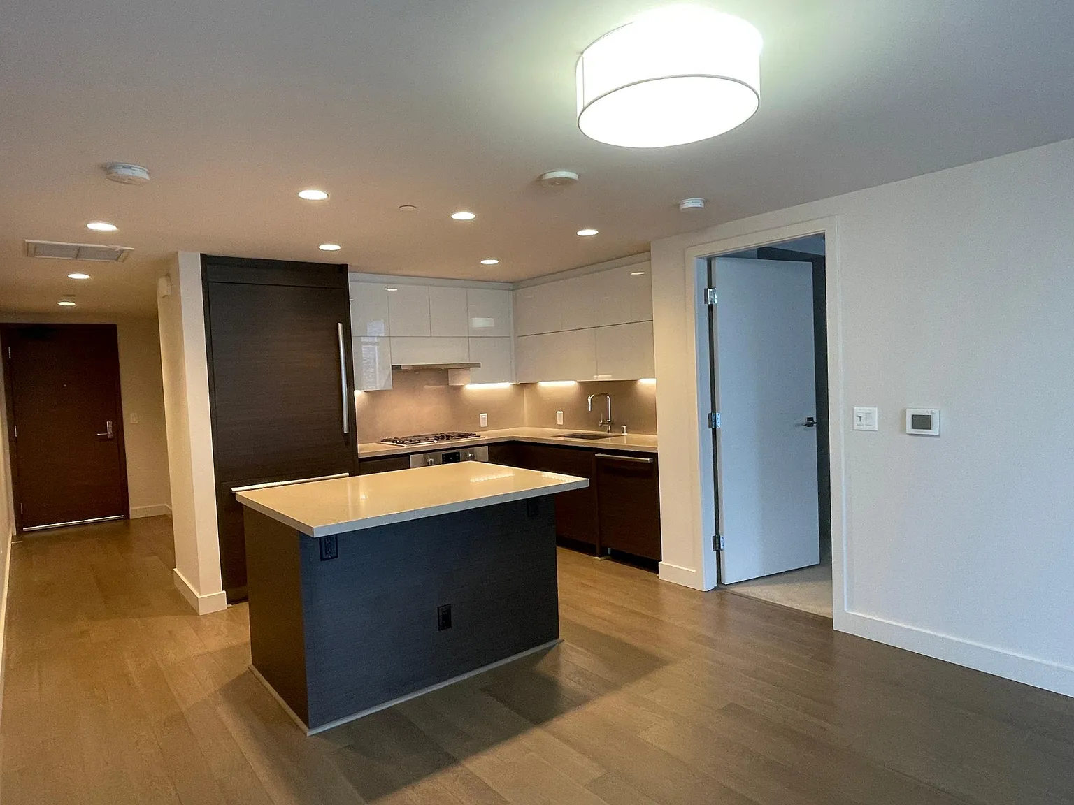 583 Battery St — Photo 2