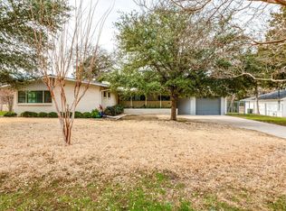 3451 Cedarhurst Dr, Dallas, TX 75233