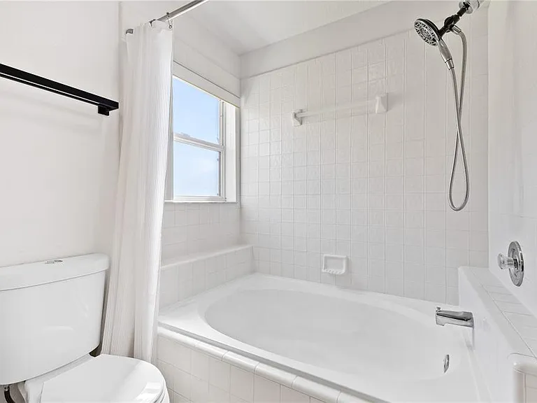 2629 Chatham Cir — Photo 17