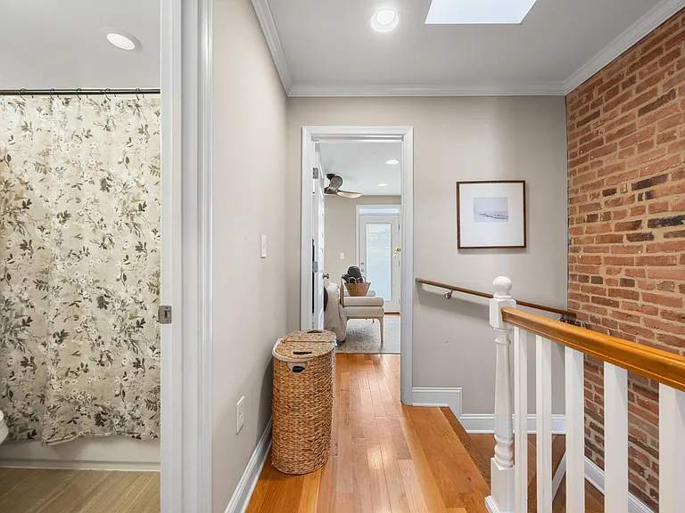 4 N Curley St — Photo 15