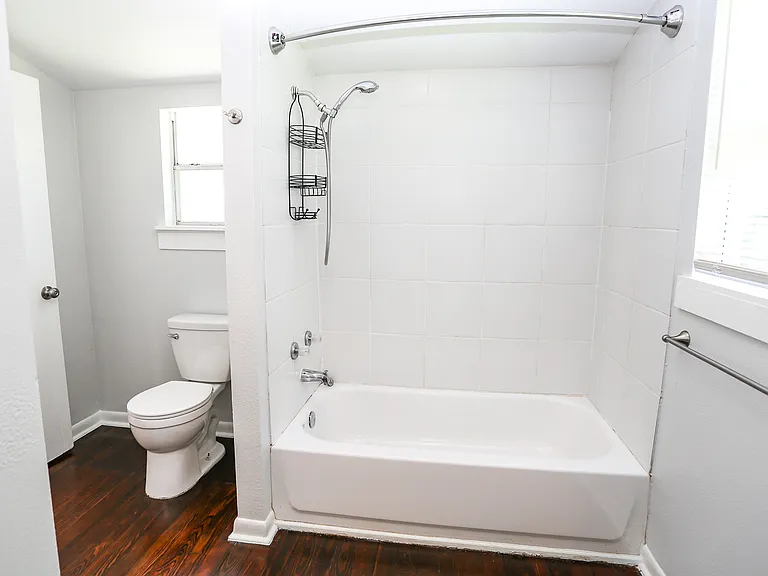 271 S Willow Ave — Photo 28
