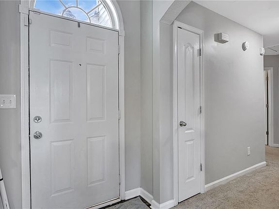 5th image of 10 Pine Shadow Cir