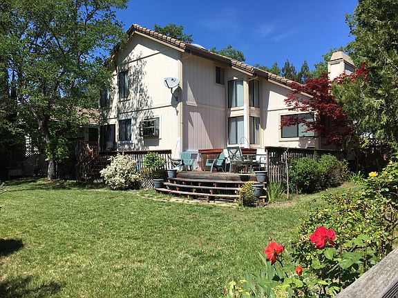 3rd image of 11130 Rosemary Dr