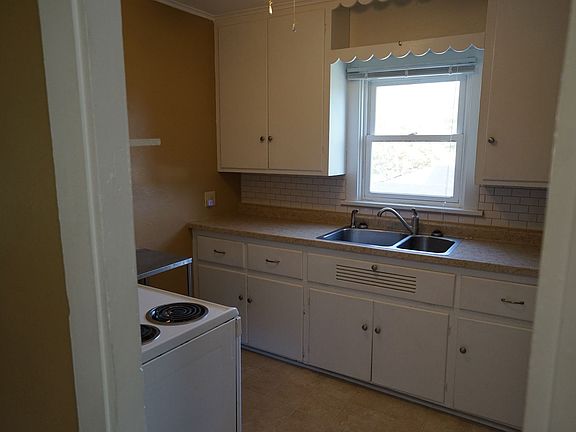 4th image of 298 N Main St