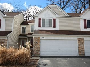 122 Locksley Dr, Streamwood, IL