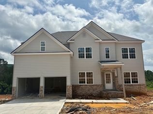 32 Village Cir, Rydal, GA 30171