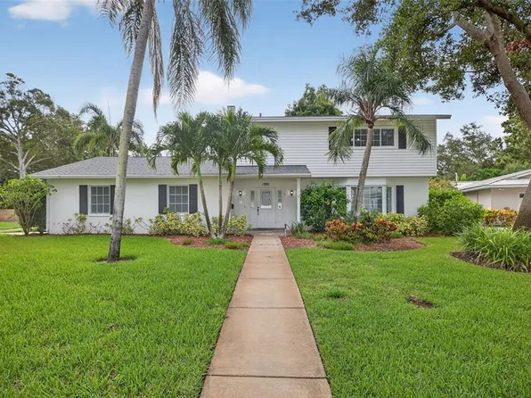1901 Dormieone Rd N, Saint Petersburg, FL 33710