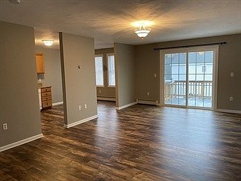 5th image of 176 Middle St #176