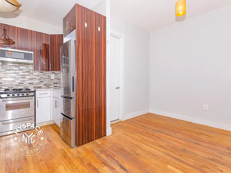 1044 Putman Ave #1 — Photo 2
