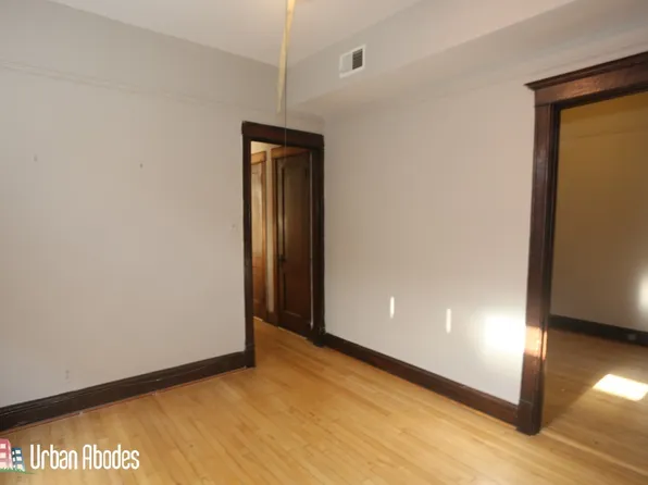 1927 W Schiller St, Chicago, IL