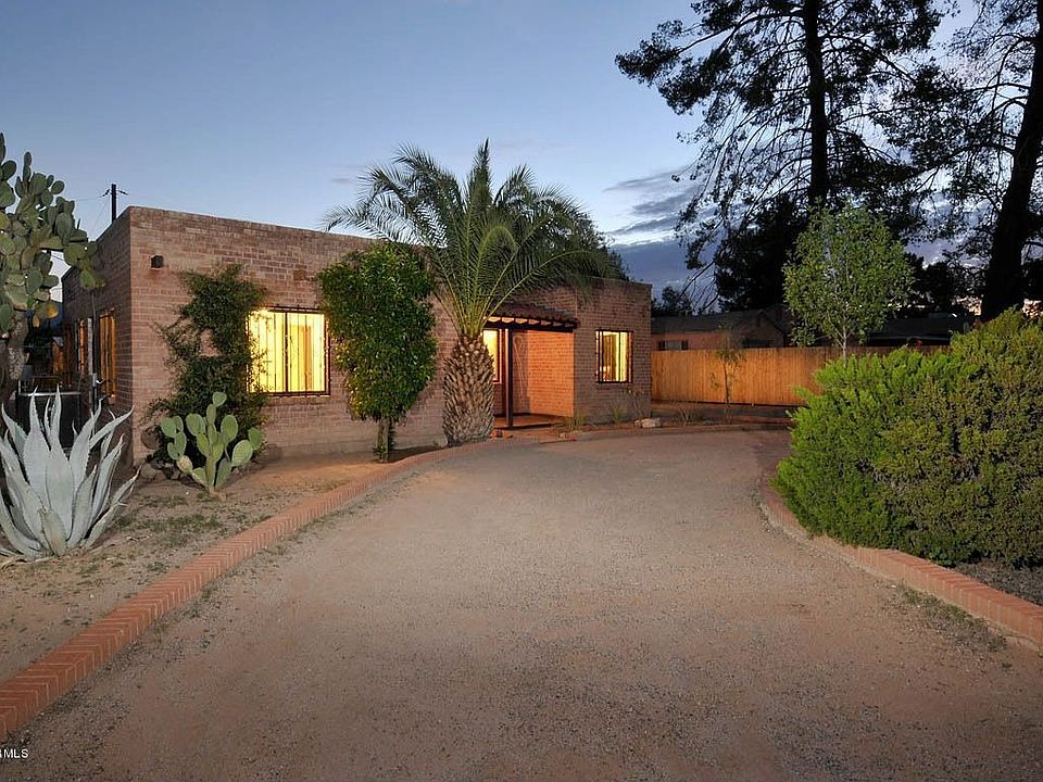 1st image of 2833 E Monte Vista Dr