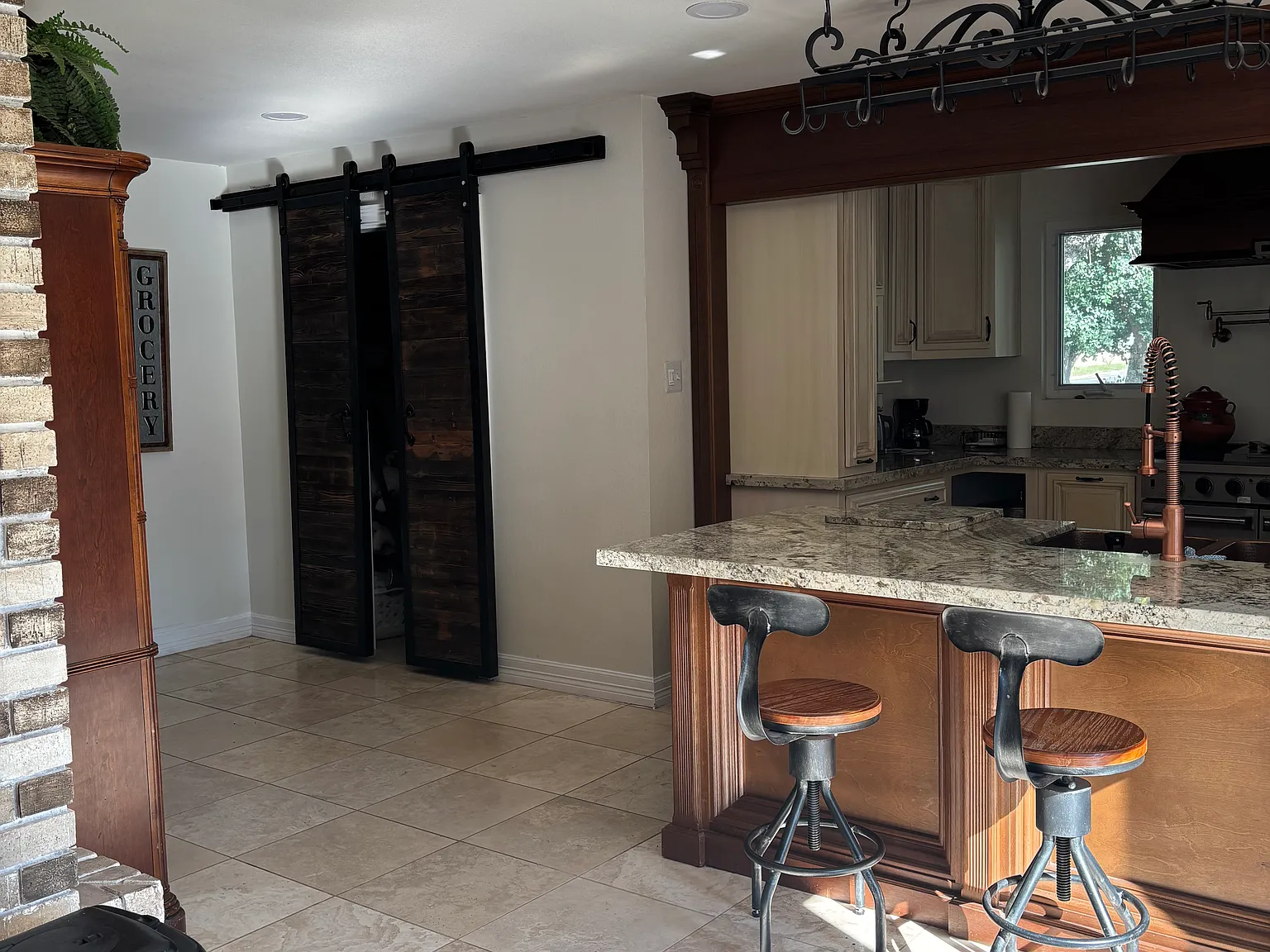 3 bed, 2101 sqft, $2,350 — Photo 3