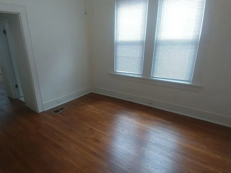 411 W Mistletoe Ave — Photo 14