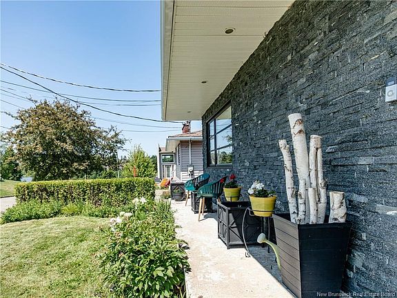 3rd image of 109 Upton St